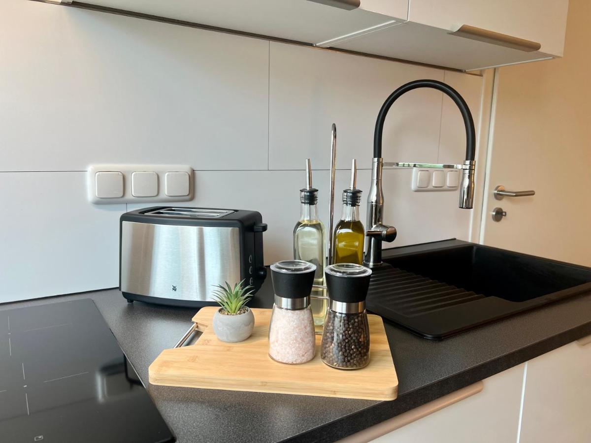 Design Apartment Mit Balkon - Kueche - Netflix Essen Extérieur photo
